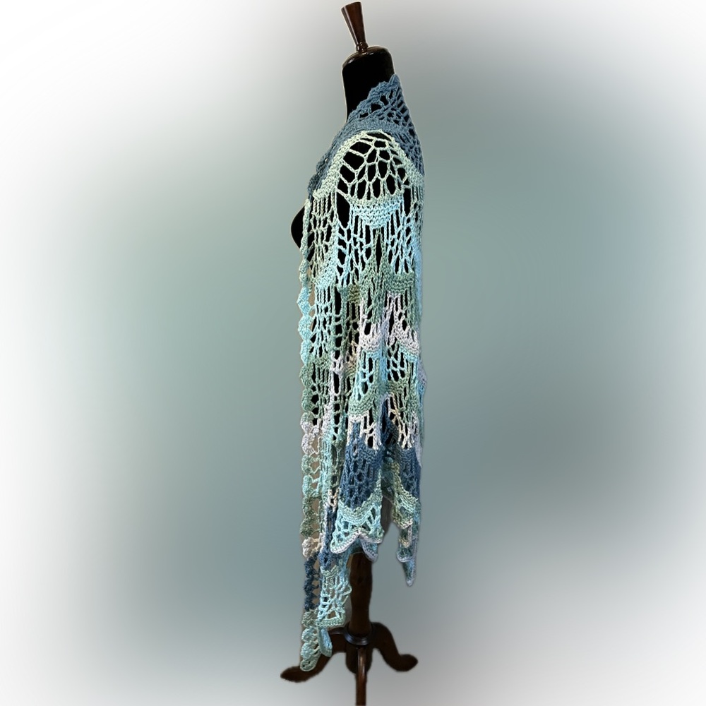 Pickles & Stitch Ocean Dream Crochet Shawl size OS - Picture 5 of 7